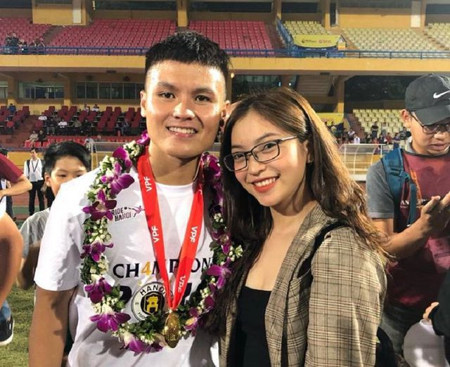 “Tình trường” của các cầu thủ Việt Nam: Duy nhất một người không có gì để chê! ảnh 1