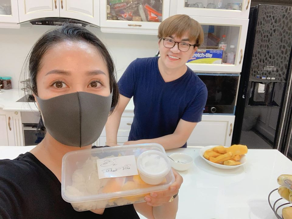 Sống tích cực mùa dịch: Sao Việt trổ tài nấu ăn, chia sẻ thực phẩm ngày cách ly ảnh 6