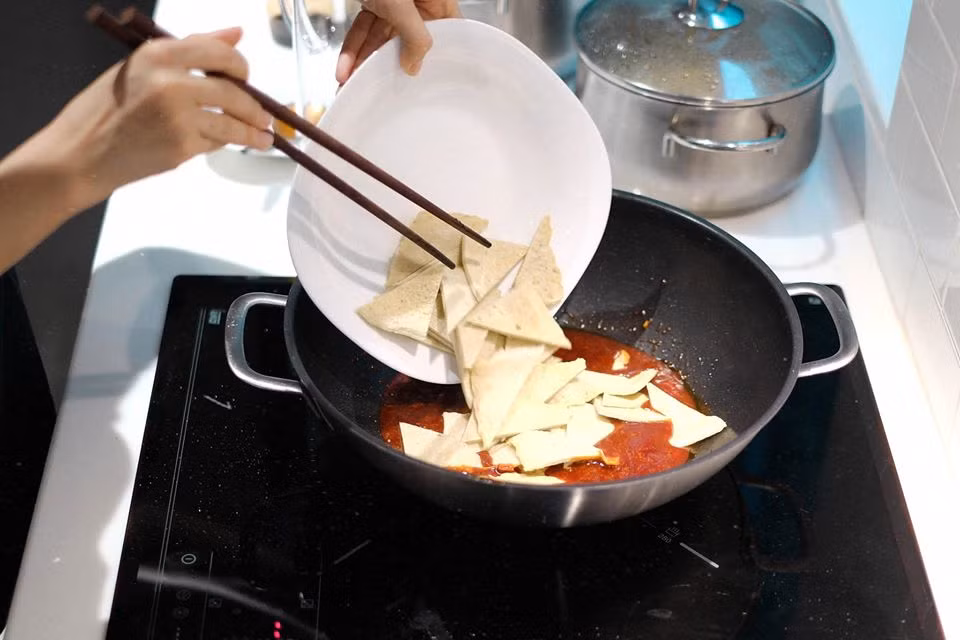Bảo Anh chỉ cách làm son dưỡng môi 100% tự nhiên, đơn giản khi ở nhà cách ly ảnh 7