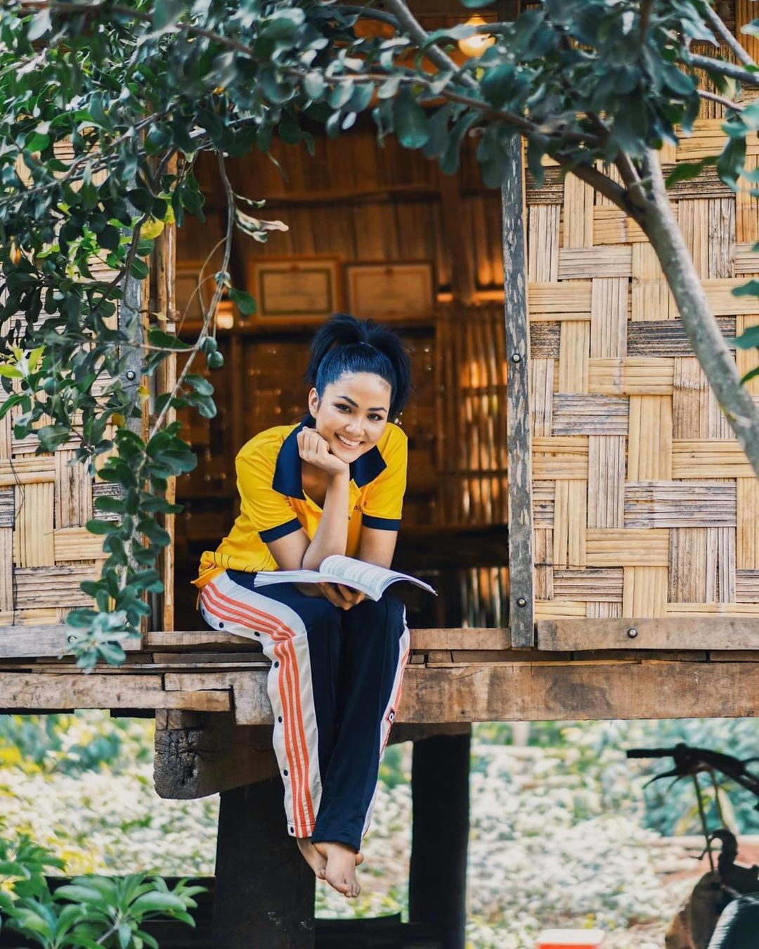 Sao Việt cách ly ngày 9: Diệp Lâm Anh, Thiều Bảo Trâm khoe đường cong gợi cảm ảnh 4