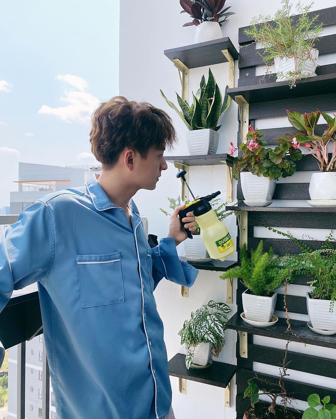 Sao Việt cách ly ngày 9: Diệp Lâm Anh, Thiều Bảo Trâm khoe đường cong gợi cảm ảnh 2