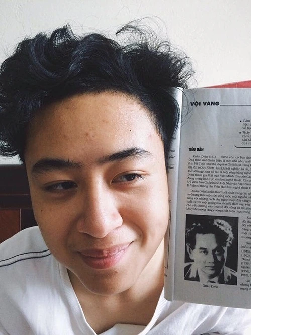 Loạt ảnh thú vị học sinh giống các nhà văn nổi tiếng đến bất ngờ ảnh 7