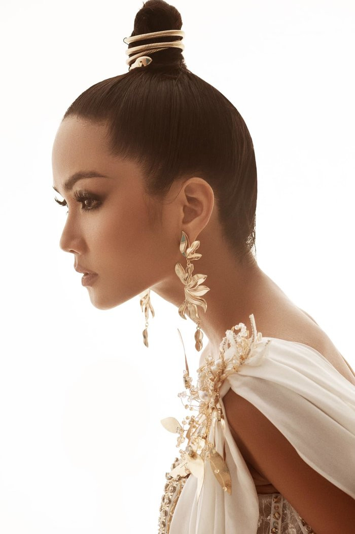 H'Hen Niê 'nhá hàng' loạt hình ảnh mạnh mẽ tựa chiến binh trong năm mới 2020 ảnh 5