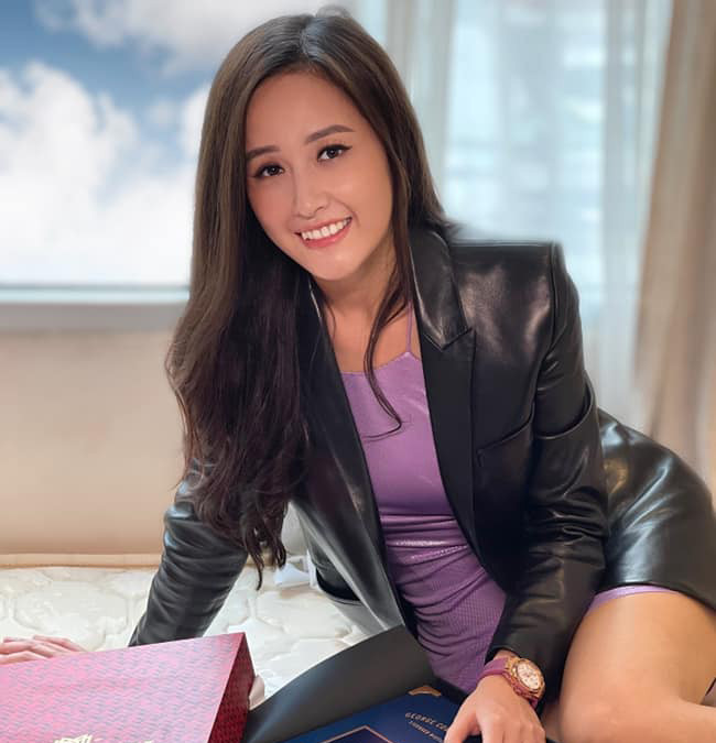 Lần đầu ăn Tết xa nhà vì dịch, Mai Phương Thuý phải 'xin' bạn bè từ bánh tét đến canh măng ảnh 2