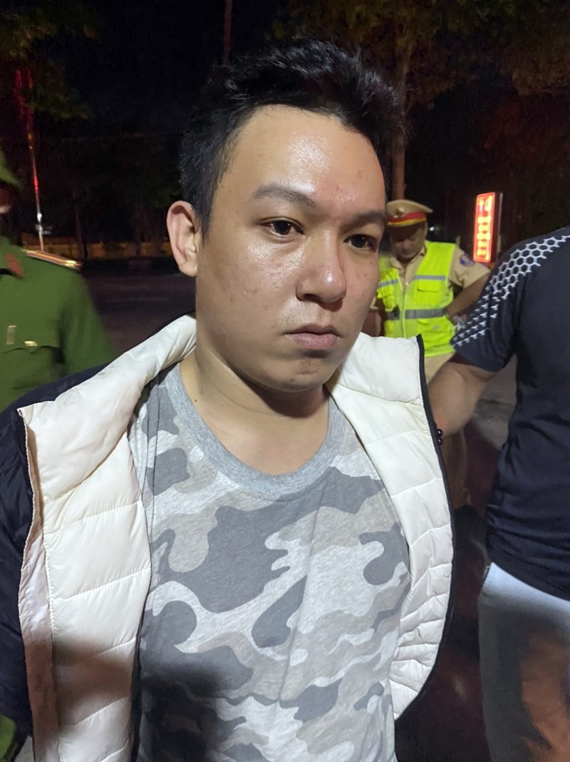 Cảnh sát chặn xe bắt phạm nhân vượt ngục từ Hải Phòng ảnh 4