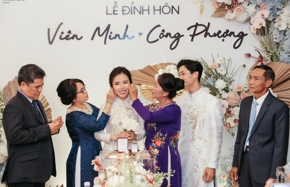 Công Phượng khoe ảnh đính hôn đẹp lung linh ảnh 7