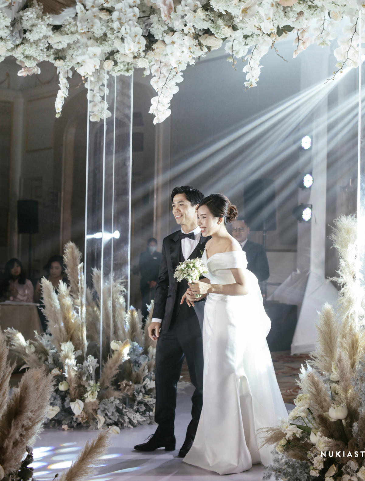 Công Phượng khoe ảnh đính hôn đẹp lung linh ảnh 2