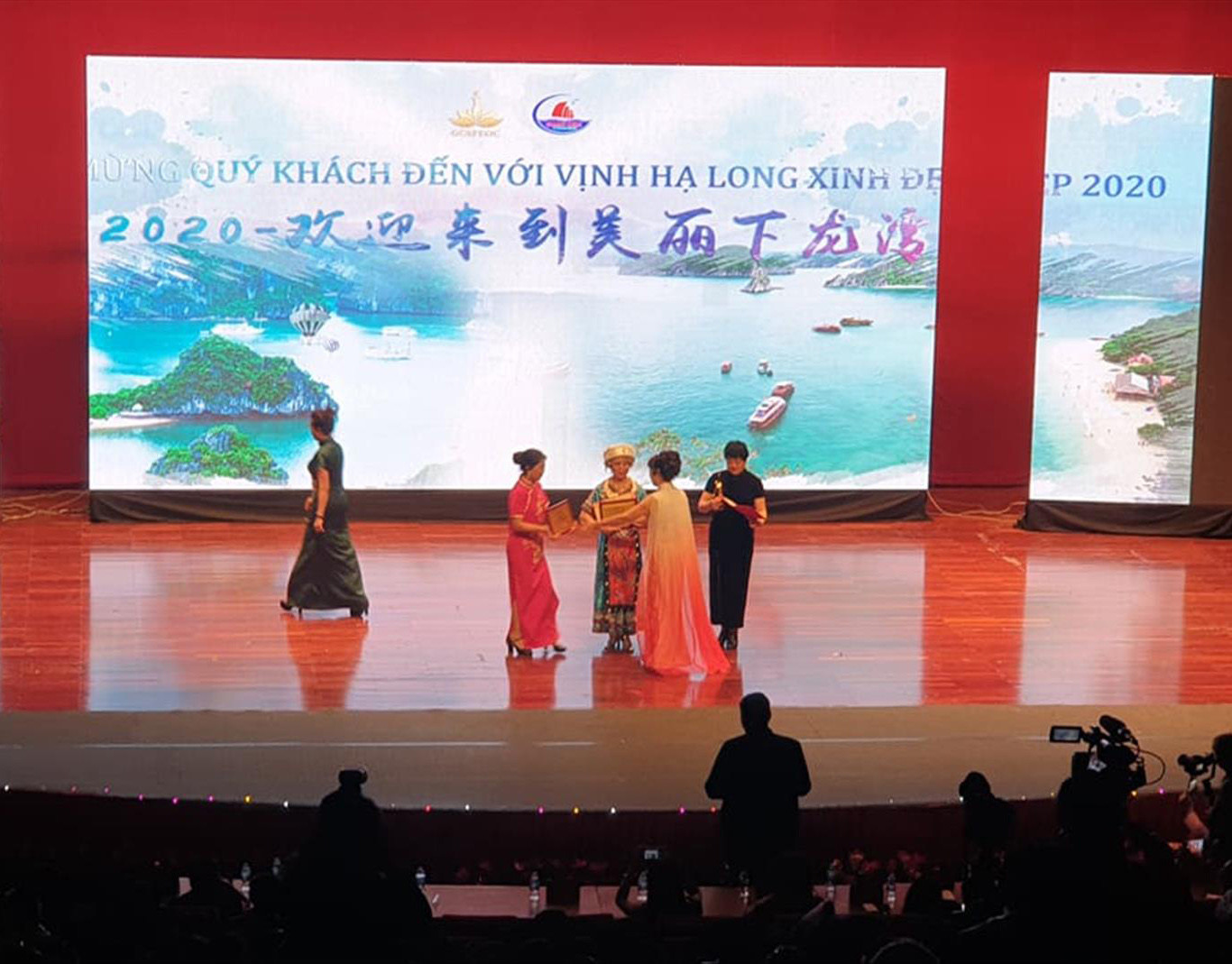 Vụ 600 khách Trung Quốc tự tổ chức sự kiện: Doanh nghiệp coi thường luật? ảnh 1