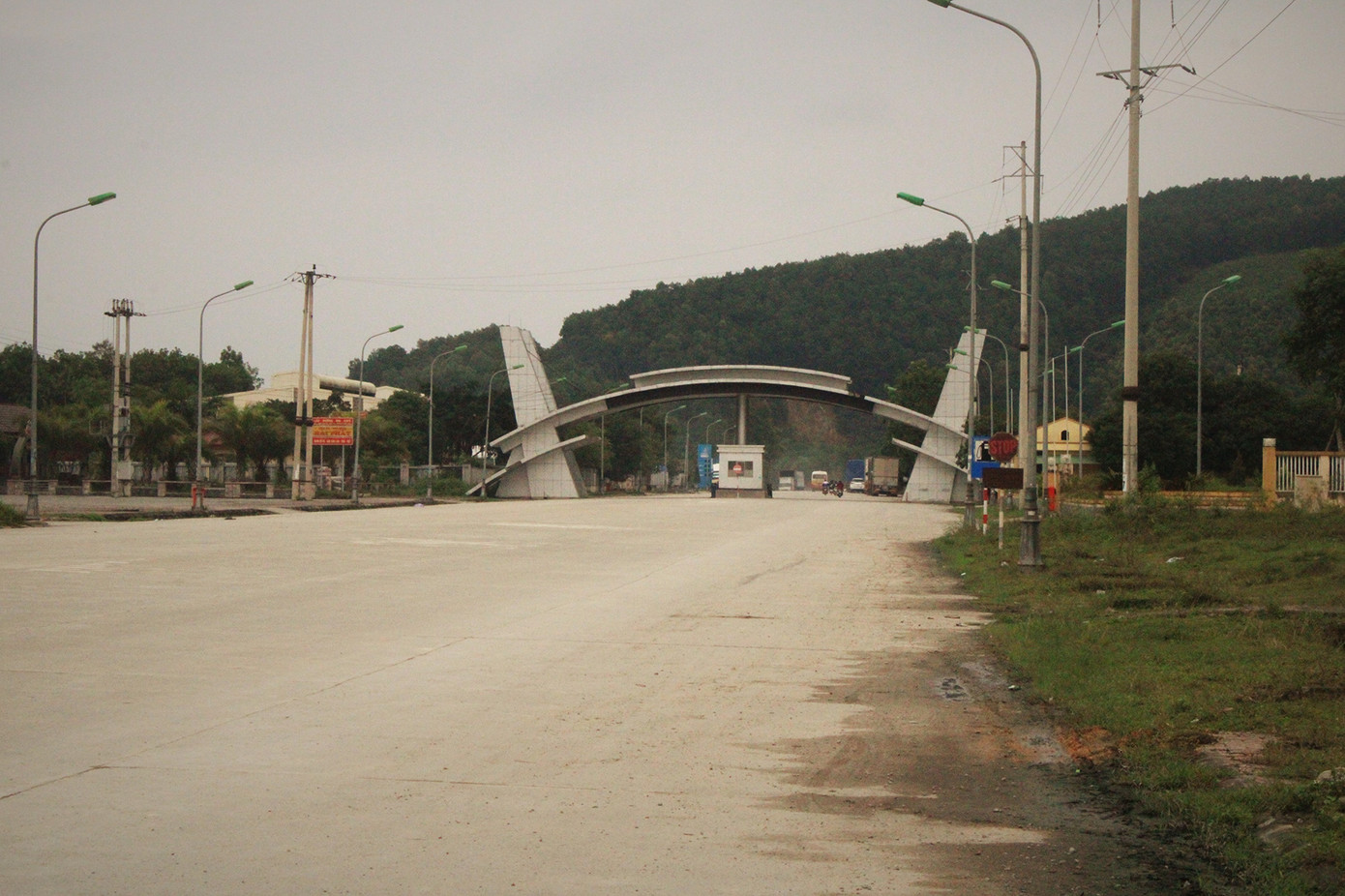 Buôn lậu mùa áp Tết: Siết nội địa, cửa khẩu đìu hiu ảnh 2
