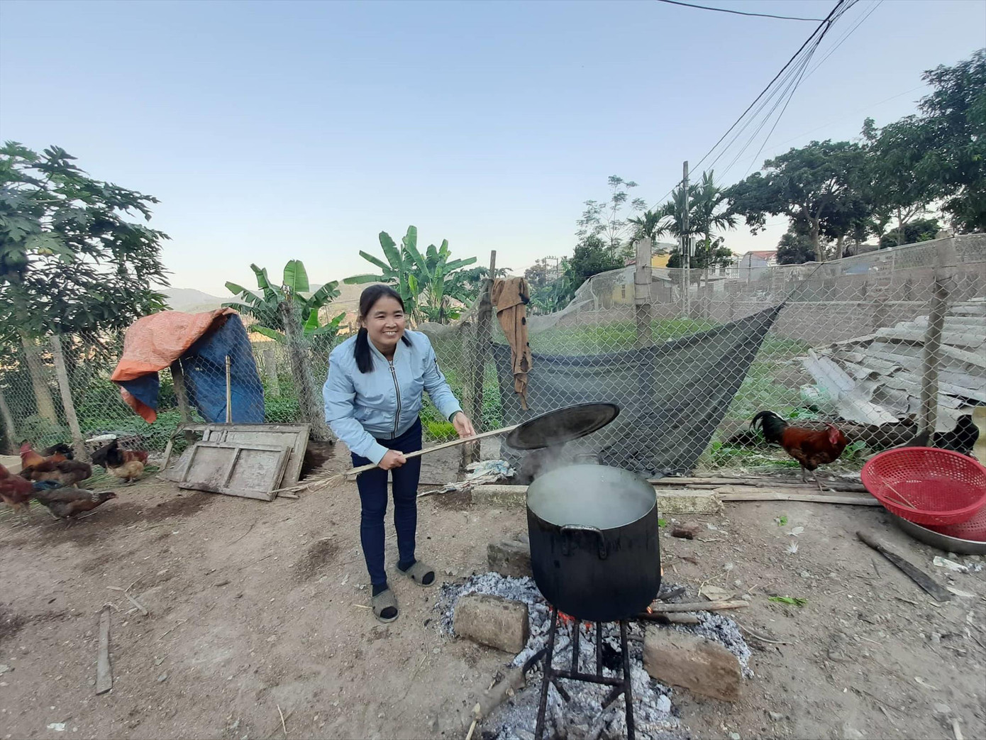 Gia đình Hà Đức Chinh sẽ mổ trâu khao mọi người ảnh 1