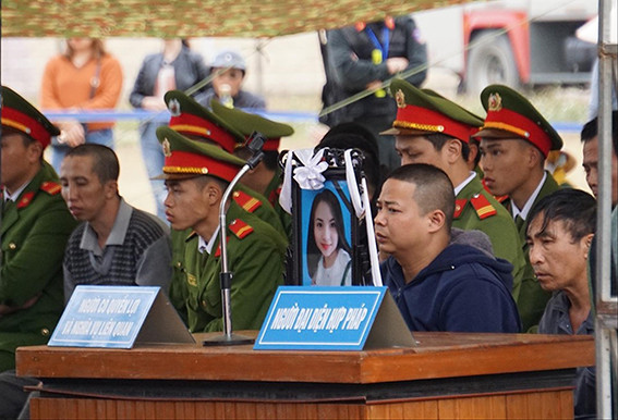 Tuyên tử hình 6 kẻ sát hại nữ sinh Điện Biên: Phút lặng người của bố nạn nhân ảnh 1