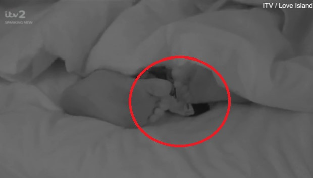 Dân mạng ‘dậy sóng’ vì cặp sao sex thật trong show truyền hình hẹn hò ảnh 3