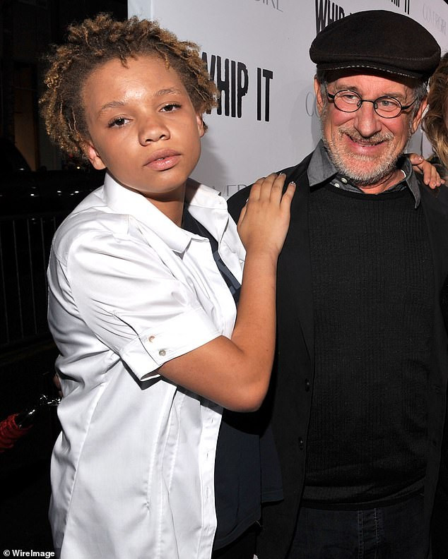 Đạo diễn Steven Spielberg lo lắng khi con gái đóng phim khiêu dâm ảnh 2