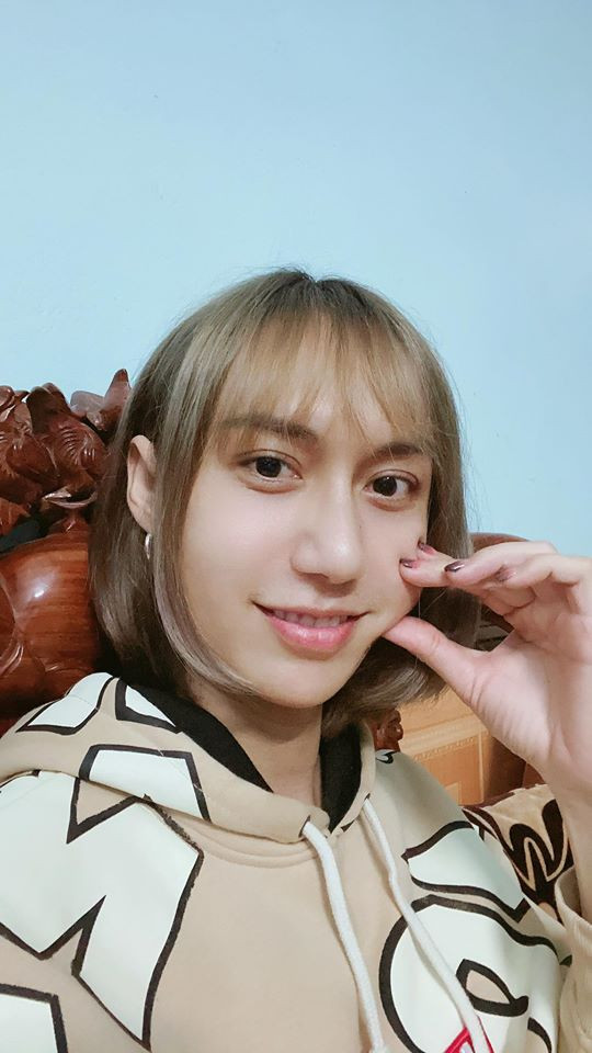 Lynk Lee lần đầu mặc đầm trễ vai: xinh, nuột không kém con gái ảnh 4