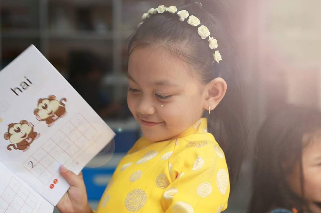 Bào Ngư là "sao nhí" sở hữu nhiều ca khúc triệu view trên youtube Sao nhí Bào Ngư và 'món đồ chơi' khiến cha 'cháy túi' ảnh 6