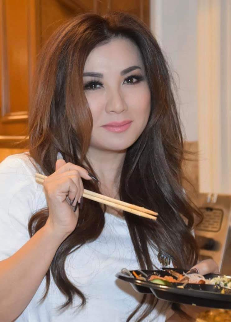 Vợ cũ Bằng Kiều 'bốc lửa' không kém minh tinh Hồng Kông Ôn Bích Hà ảnh 2