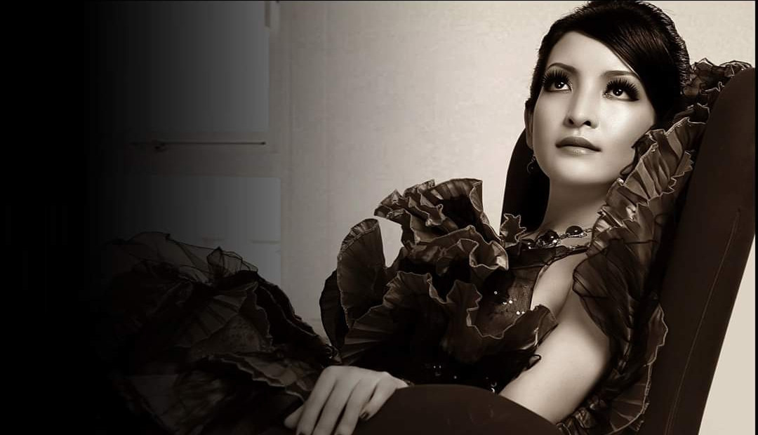 Những hình ảnh sexy hiếm hoi của Linh Nga - tình cũ Thuyết 'buôn vua' ảnh 1