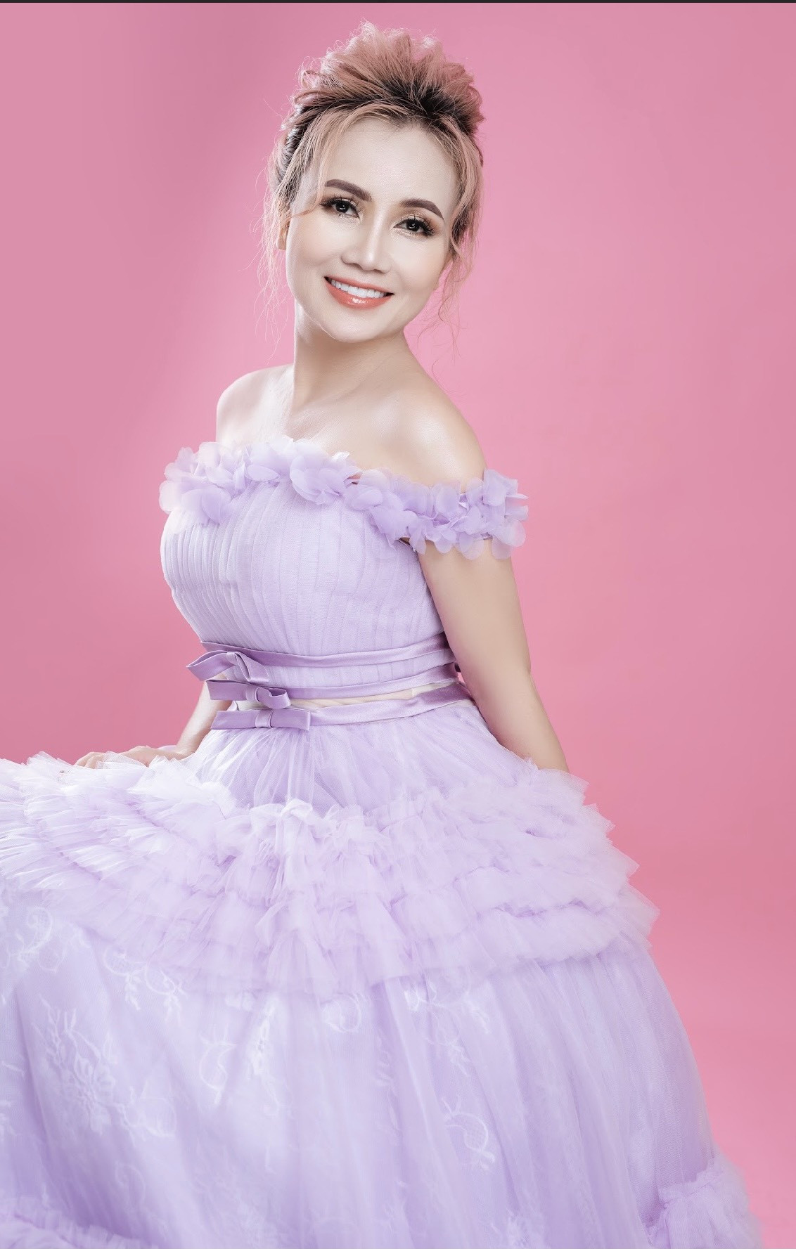 Sau ly hôn chồng thứ 4, Hoàng Yến nói gì về tin đồn có bồ trẻ kém 16 tuổi? ảnh 1