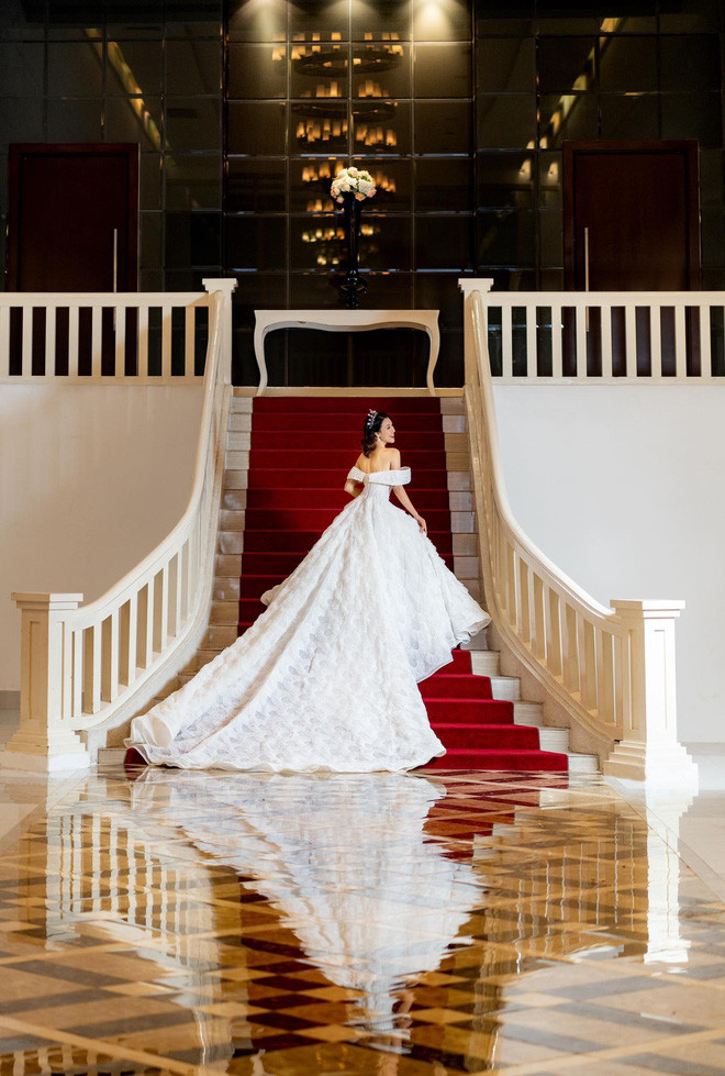 MC Hoàng Oanh hé lộ ảnh cưới, úp mở về chú rể ảnh 6