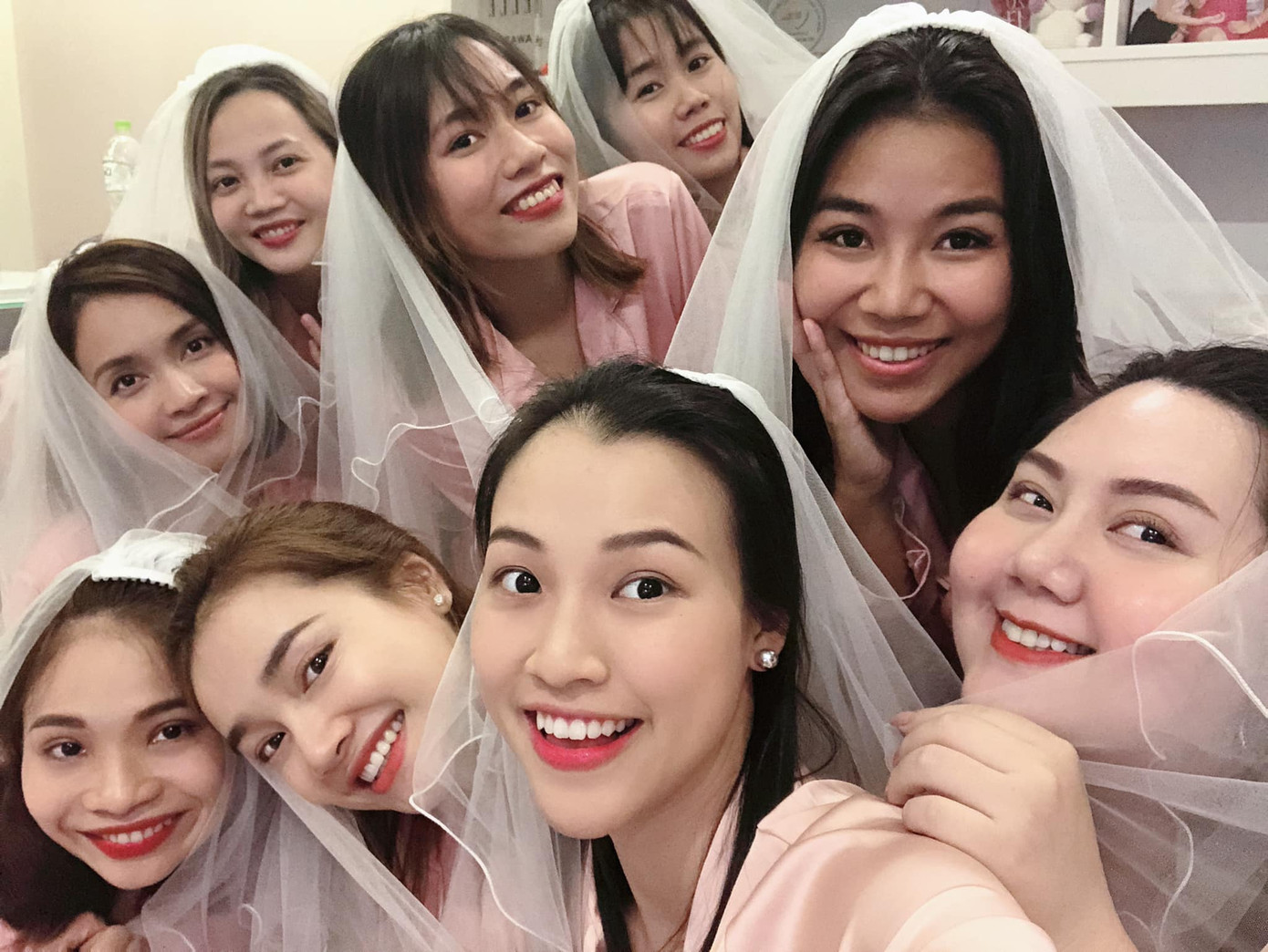 MC Hoàng Oanh hé lộ ảnh cưới, úp mở về chú rể ảnh 5