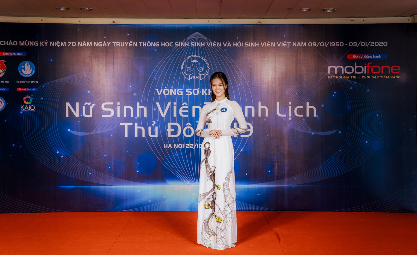 Nữ sinh Thủ đô tạo dáng như siêu mẫu ảnh 3