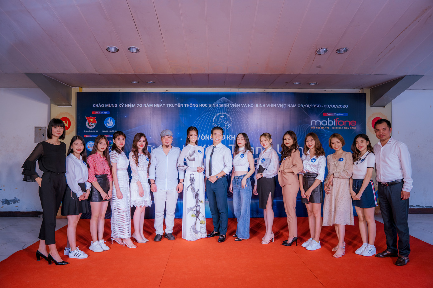 Nữ sinh Thủ đô tạo dáng như siêu mẫu ảnh 11