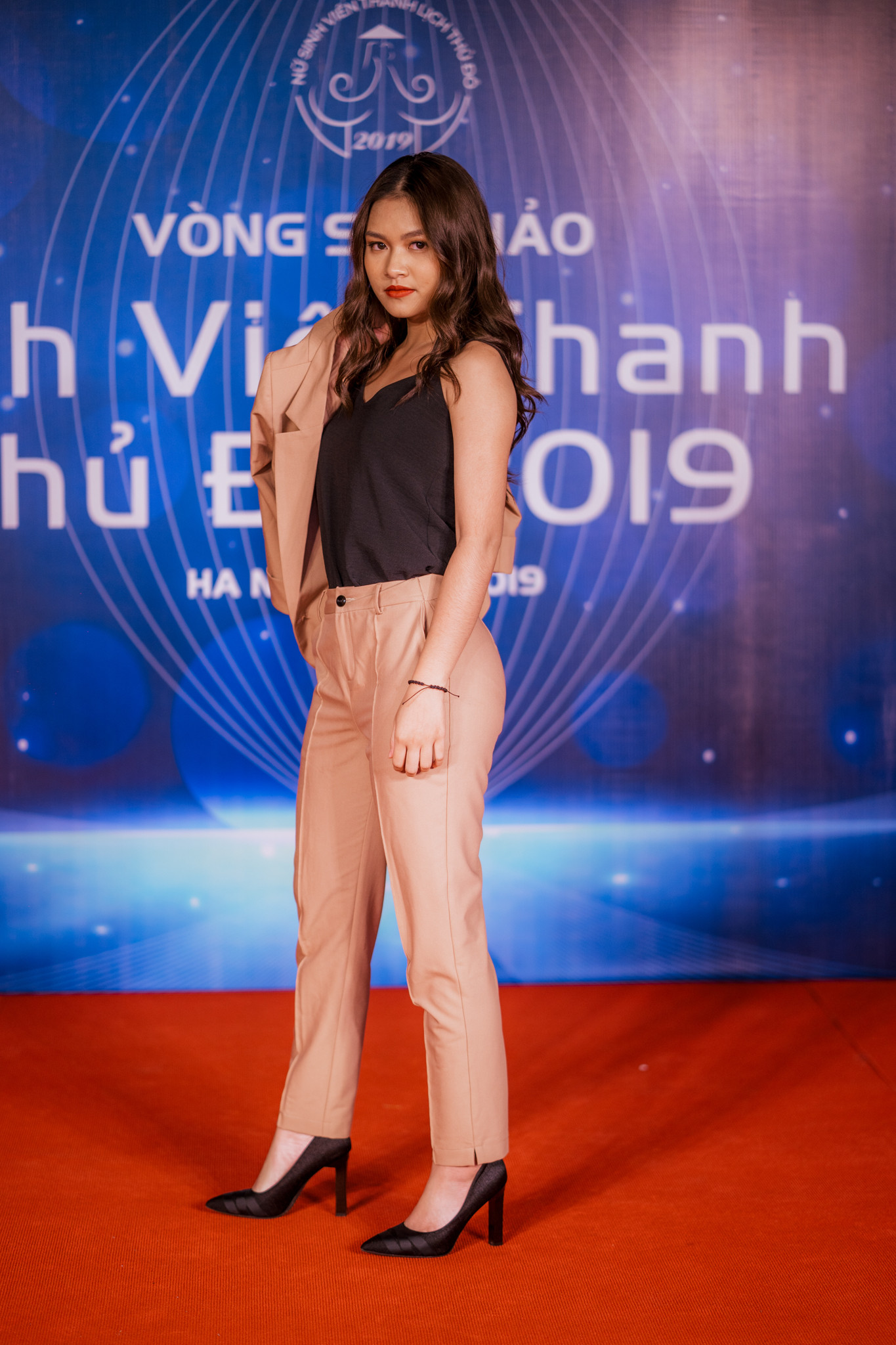 Nữ sinh Thủ đô tạo dáng như siêu mẫu ảnh 5