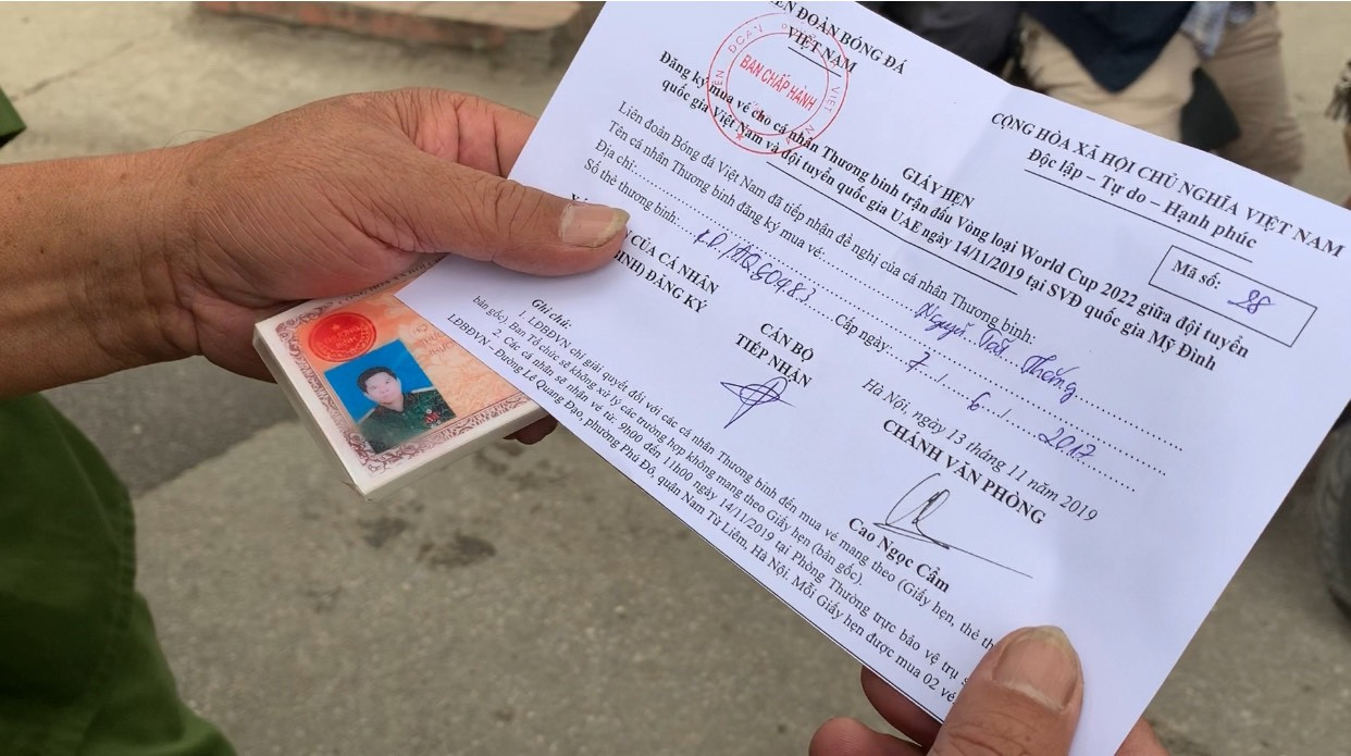 Hàng trăm thương binh xếp hàng mua vé cổ vũ trận Việt Nam - UAE ảnh 5