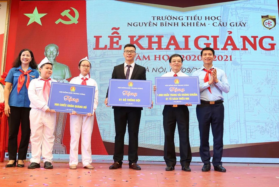 Học sinh đến trường để trải nghiệm và đón nhận hạnh phúc ảnh 2