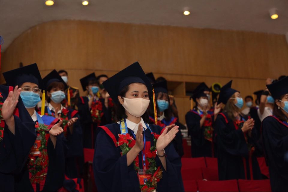 Hà Nội vinh danh 88 thủ khoa xuất sắc tốt nghiệp năm 2020 ảnh 3