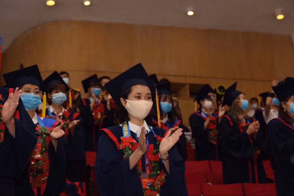 Hà Nội vinh danh 88 thủ khoa xuất sắc tốt nghiệp năm 2020 ảnh 3