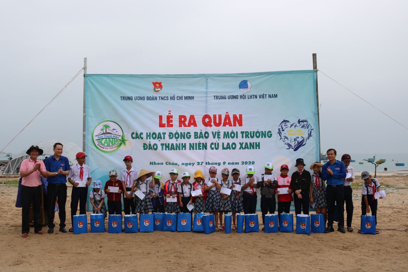 Đảo thanh niên xanh không rác thải nhựa ảnh 1