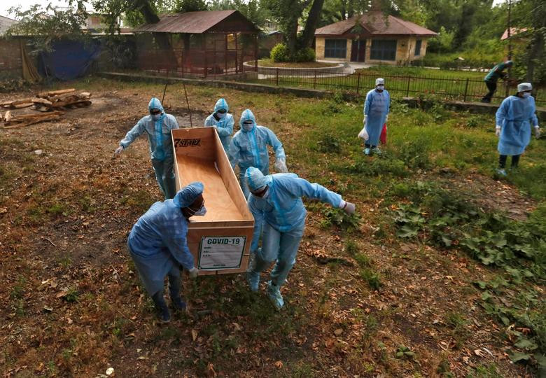 Cứ 15 giây trên thế giới lại có một người tử vong vì COVID-19 ảnh 8