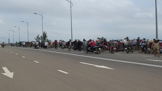 Phát hiện thi thể phân huỷ trôi trên sông Bảo Định ảnh 2 Phát hiện thi thể phân huỷ trôi trên sông Bảo Định ảnh 2