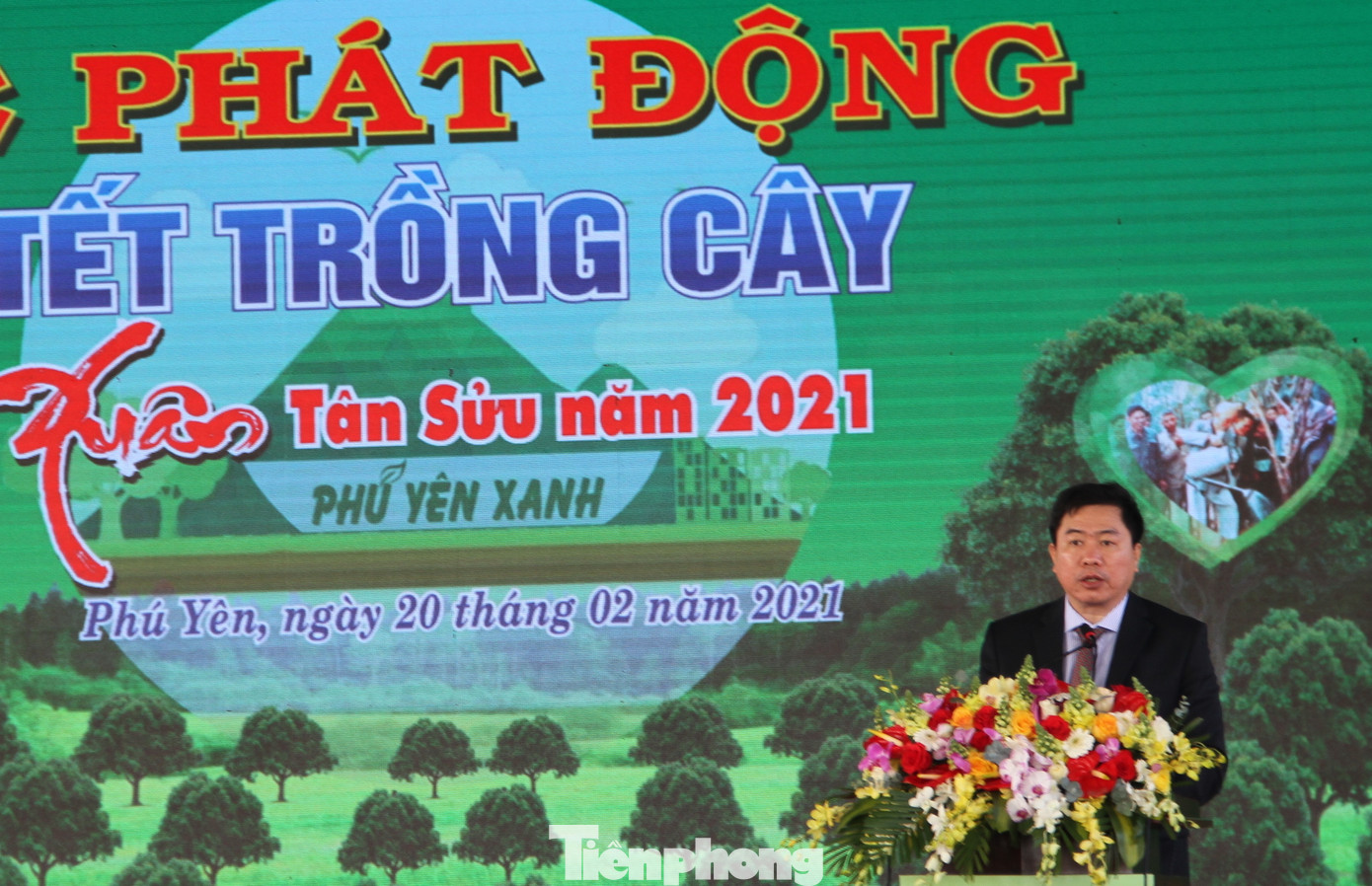 Thủ tướng Nguyễn Xuân Phúc: 'Mỗi người, mỗi nhà, mỗi cơ quan cùng gieo mầm xanh của sự sống' ảnh 1