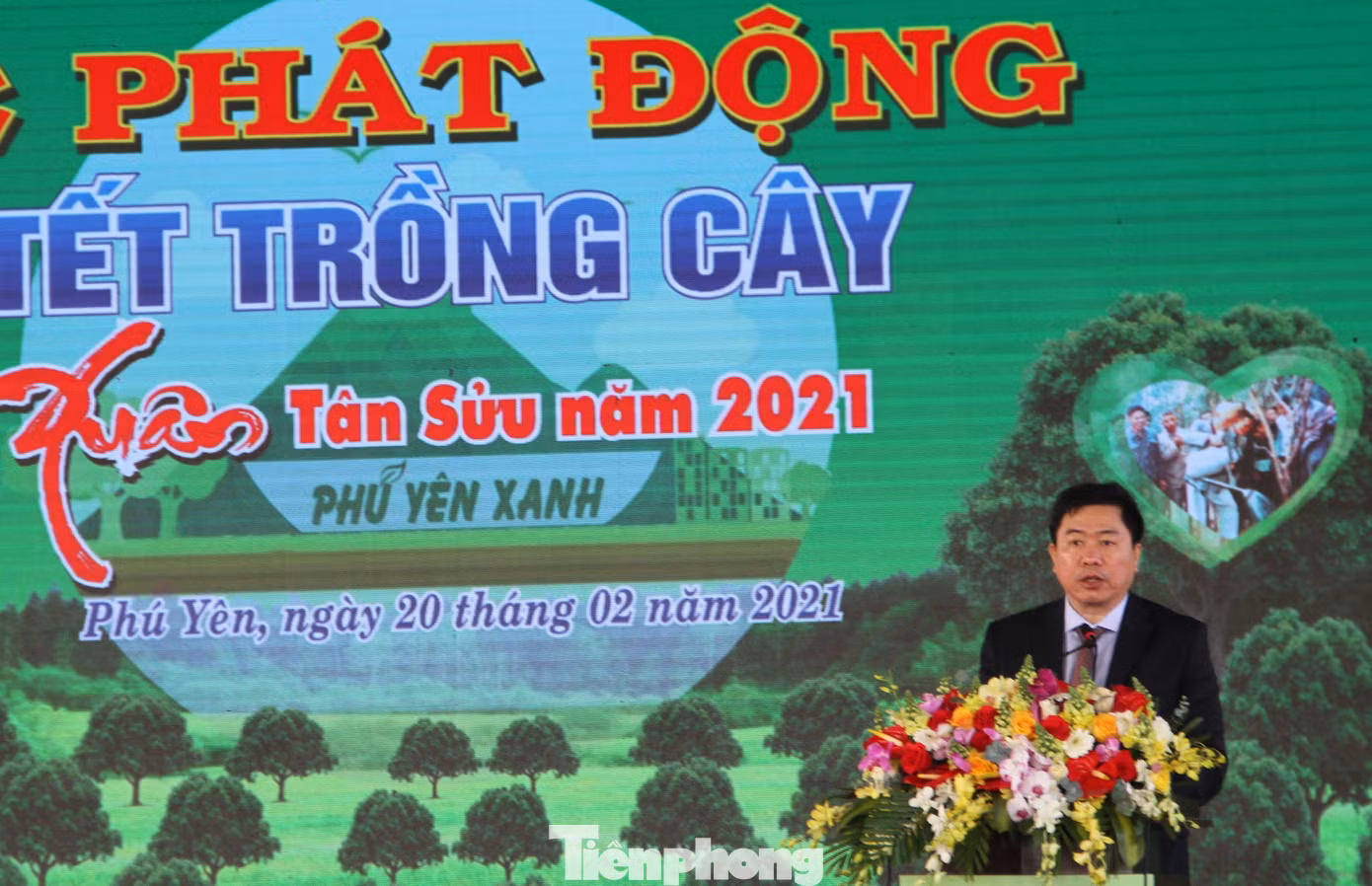 Thủ tướng Nguyễn Xuân Phúc: 'Mỗi người, mỗi nhà, mỗi cơ quan cùng gieo mầm xanh của sự sống' ảnh 1