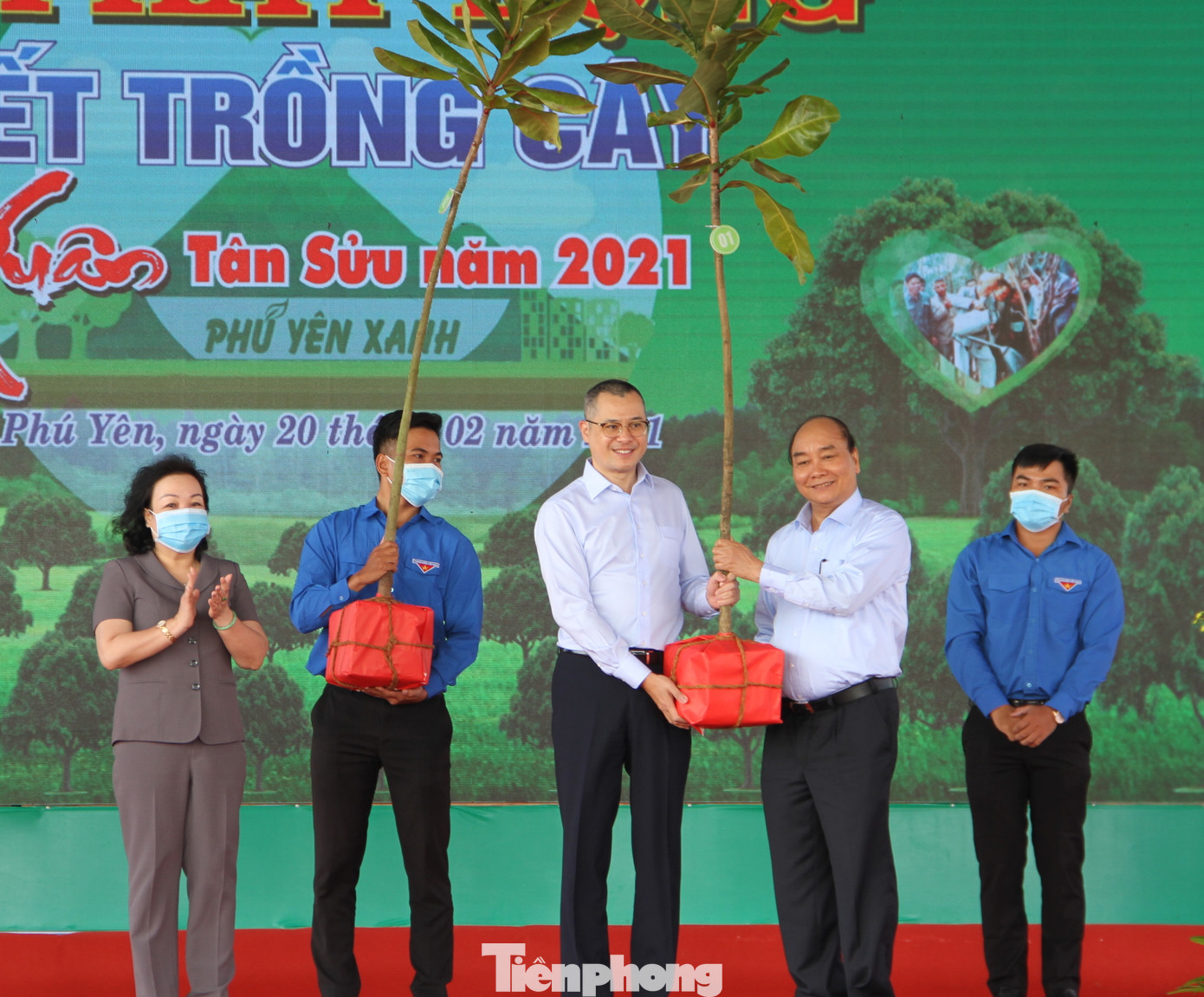 Thủ tướng Nguyễn Xuân Phúc: 'Mỗi người, mỗi nhà, mỗi cơ quan cùng gieo mầm xanh của sự sống' ảnh 2