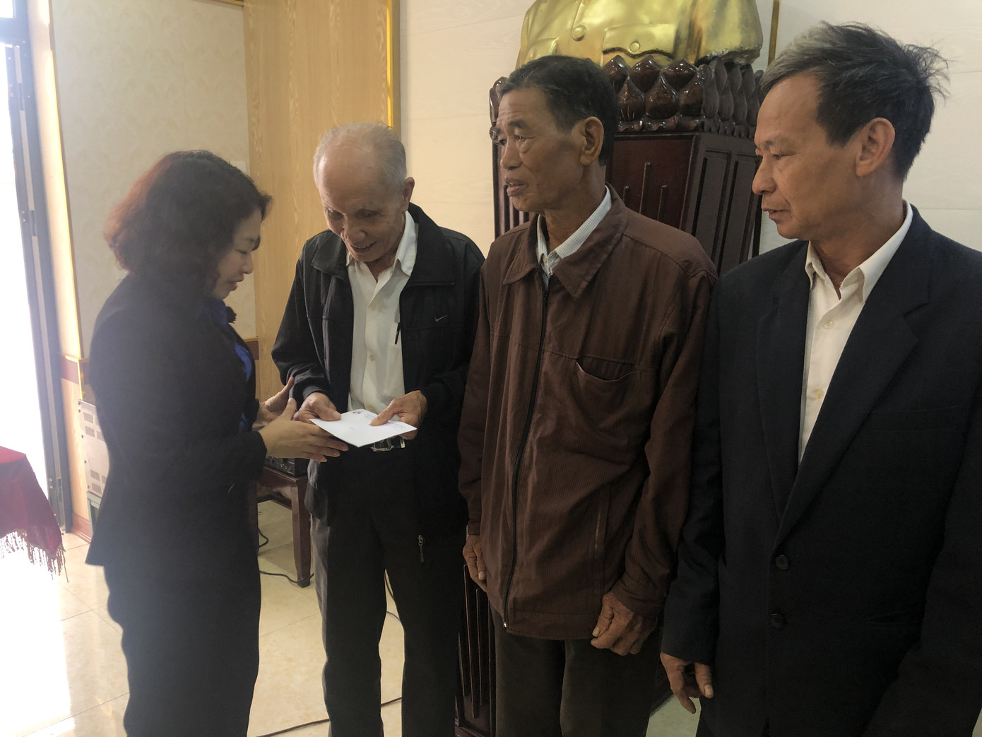 Mang Tết ấm đến cựu TNXP có hoàn cảnh khó khăn ảnh 8