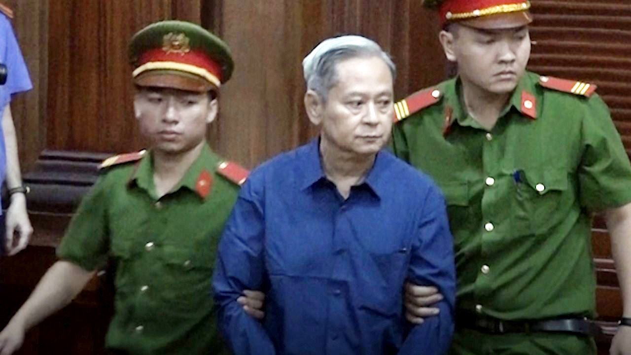 Cựu Phó Chủ tịch TPHCM Nguyễn Hữu Tín thừa nhận sai phạm ảnh 1