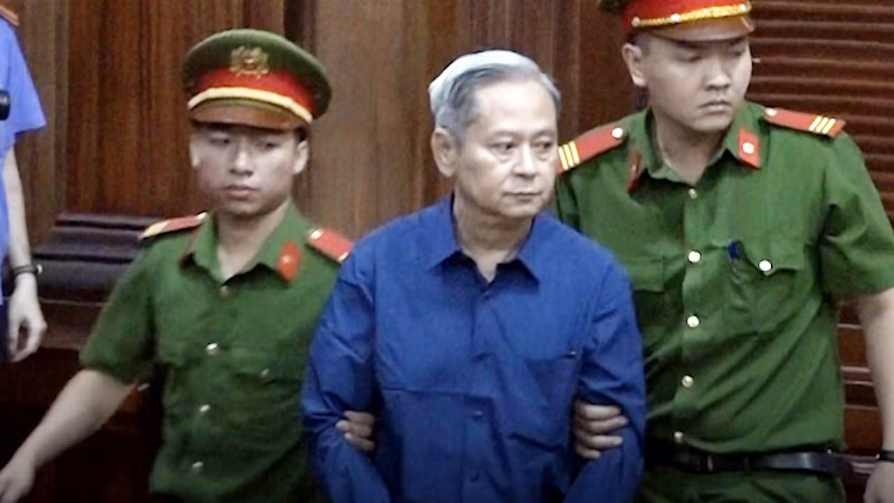 Cựu Phó Chủ tịch TPHCM Nguyễn Hữu Tín thừa nhận sai phạm ảnh 1