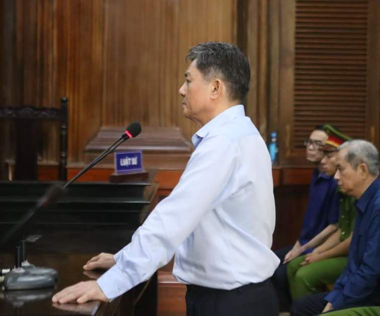 Hôm nay, cựu Phó Chủ tịch TPHCM Nguyễn Hữu Tín nói lời sau cùng trước Tòa ảnh 2