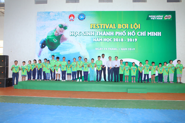 Sôi nổi tranh tài Festival Bơi lội học sinh TP. Hồ Chí Minh năm học 2018-2019 ảnh 1
