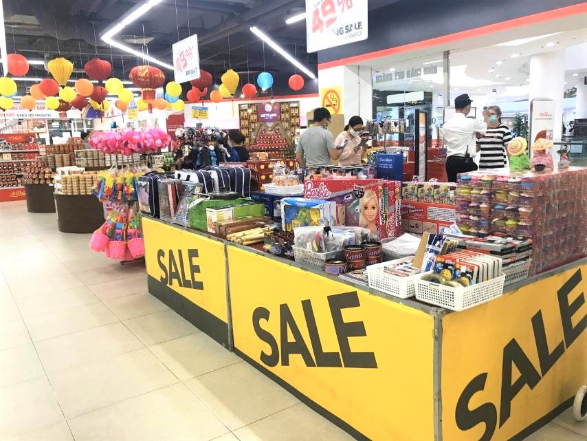 Không đeo khẩu trang không được vào siêu thị ảnh 3