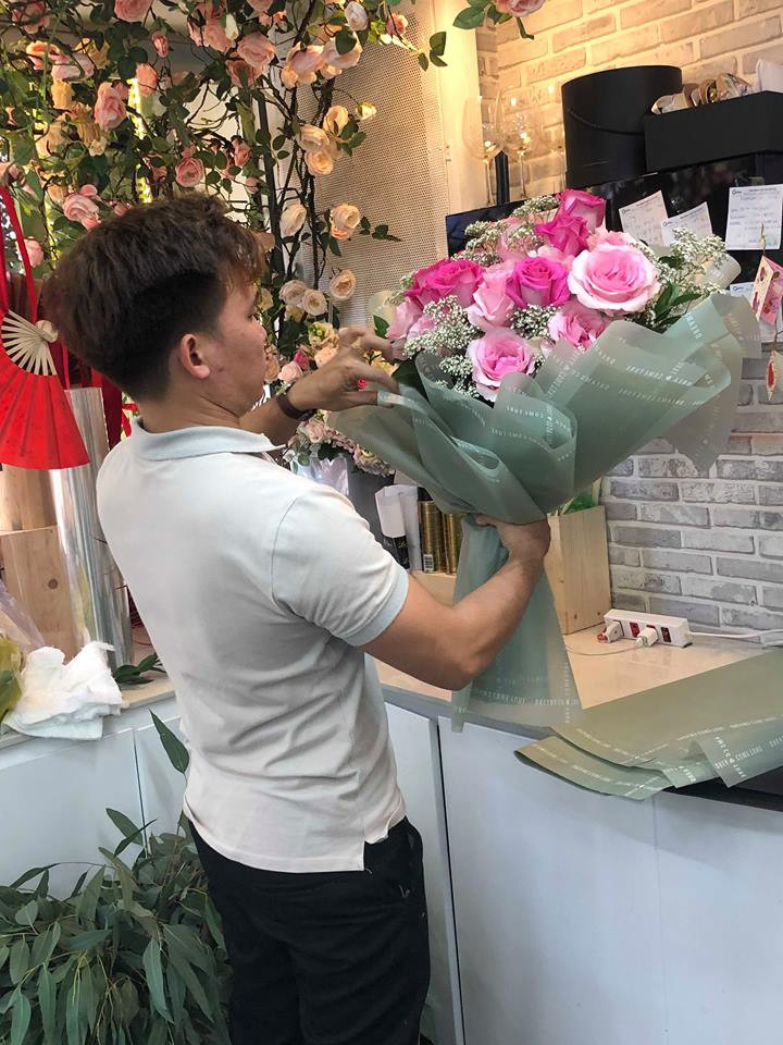 Hoa 'siêu to khổng lồ' tiền triệu hút khách dịp 8/3 ảnh 6