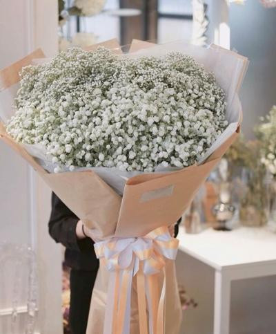 Hoa 'siêu to khổng lồ' tiền triệu hút khách dịp 8/3 ảnh 4