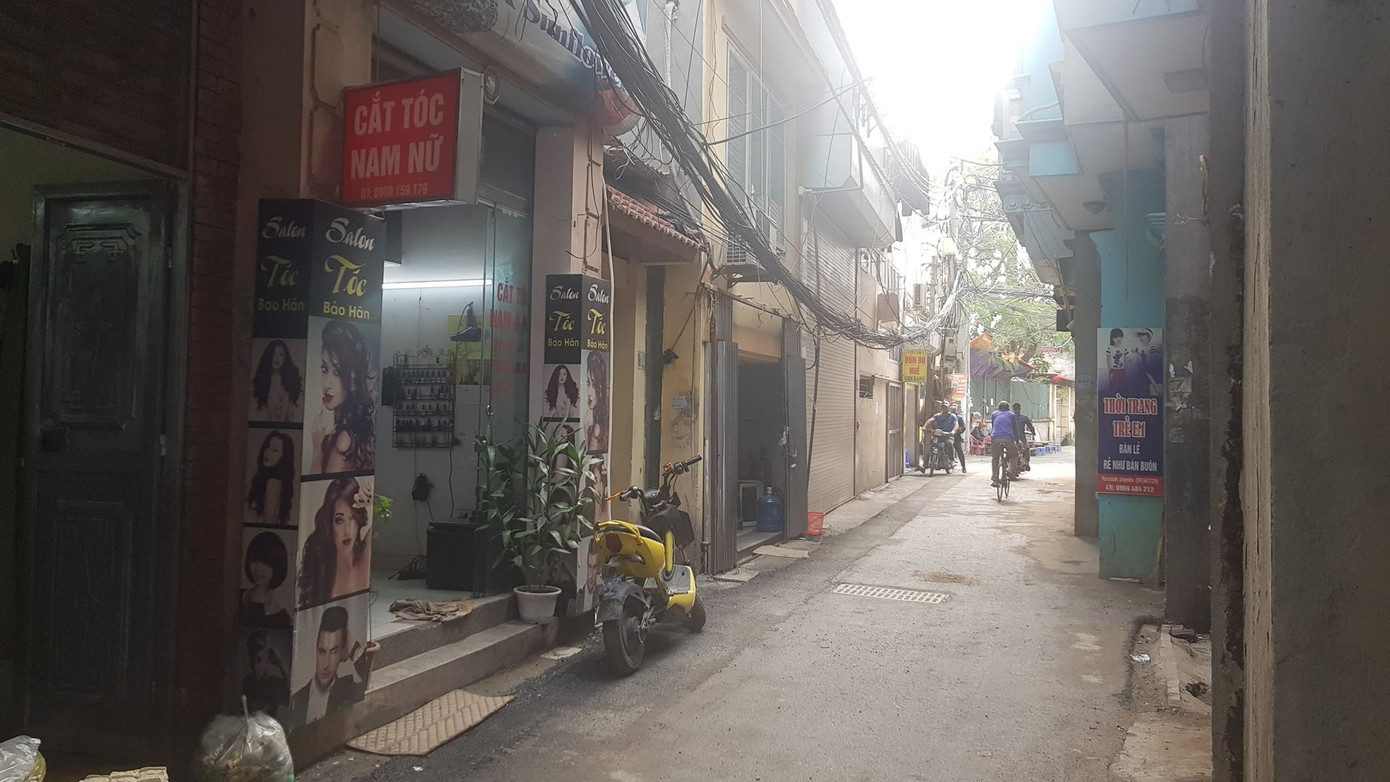 Tiệm làm đẹp ế ẩm vì khách 'nhịn' cắt tóc gội đầu mùa dịch ảnh 3