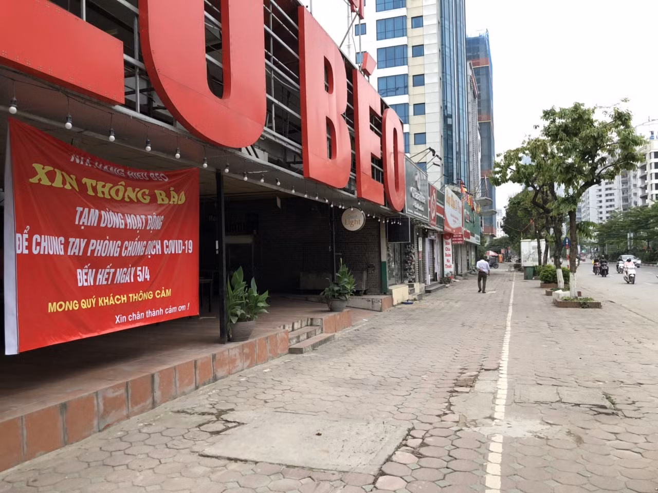 Ngày đầu Hà Nội thực hiện 'lệnh' đóng cửa hàng quán ảnh 3