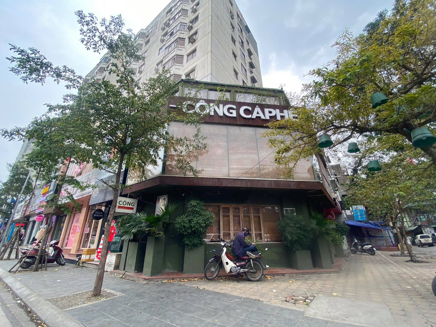 Ngày đầu Hà Nội thực hiện 'lệnh' đóng cửa hàng quán ảnh 6