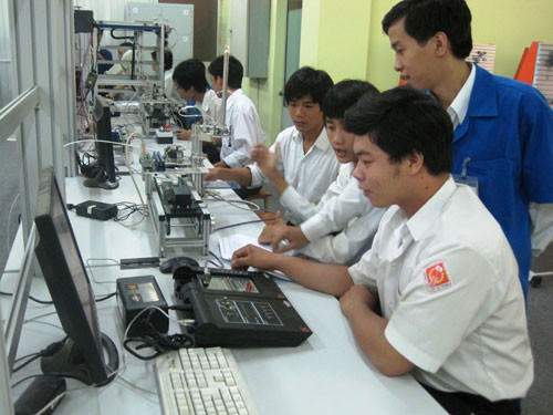 Trường cao đẳng tự quyết định thời gian cho sinh viên nghỉ Tết ảnh 1