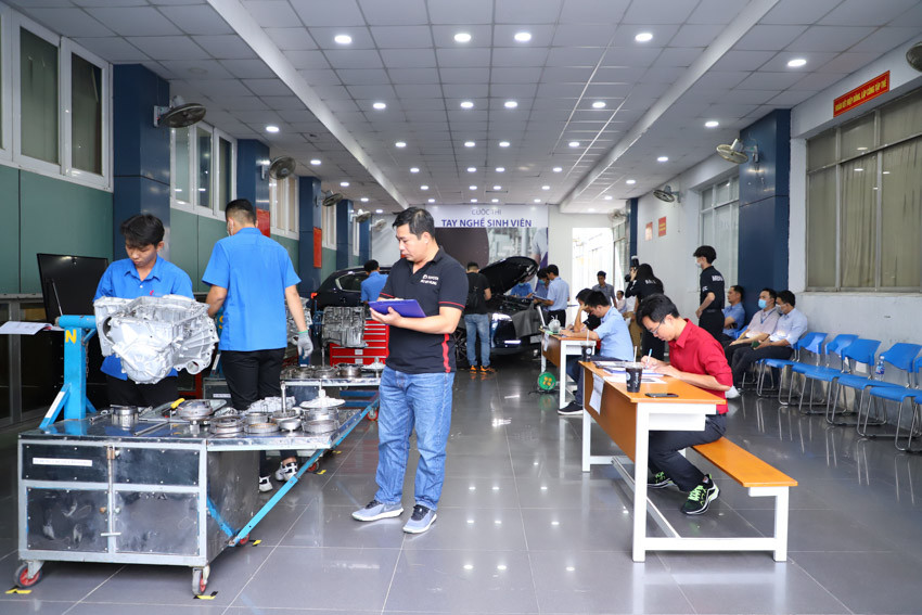 Đưa thực tiễn ngành Ô tô vào trường đại học ảnh 3